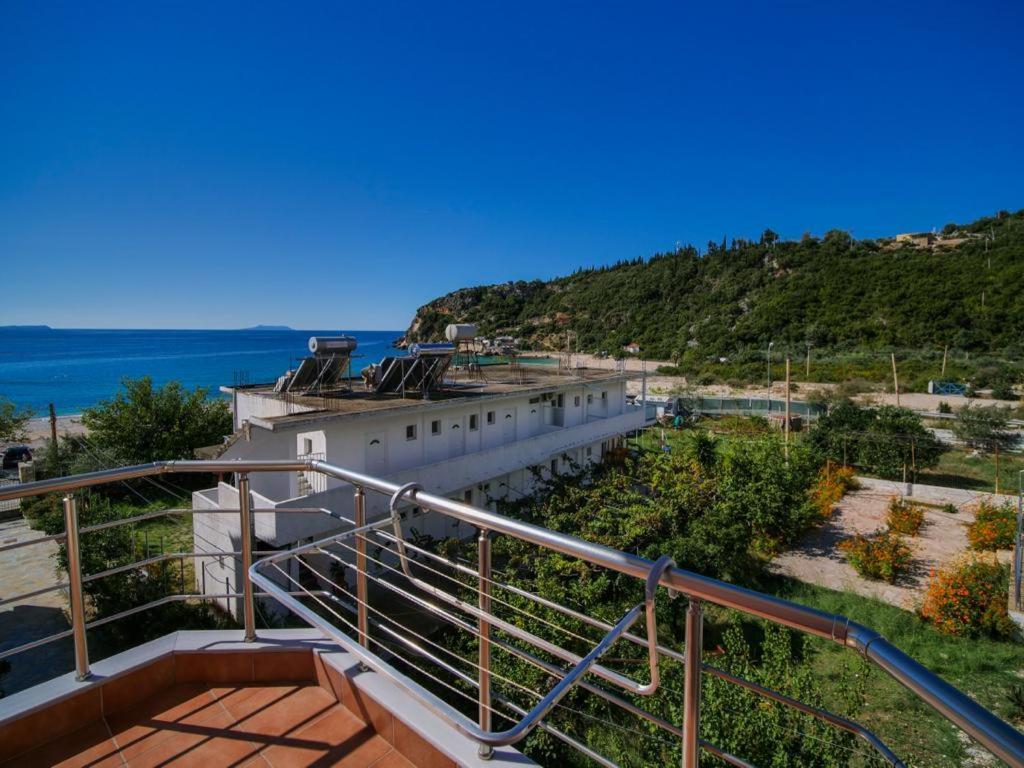 Himara Royal Hotel Eksteriør billede