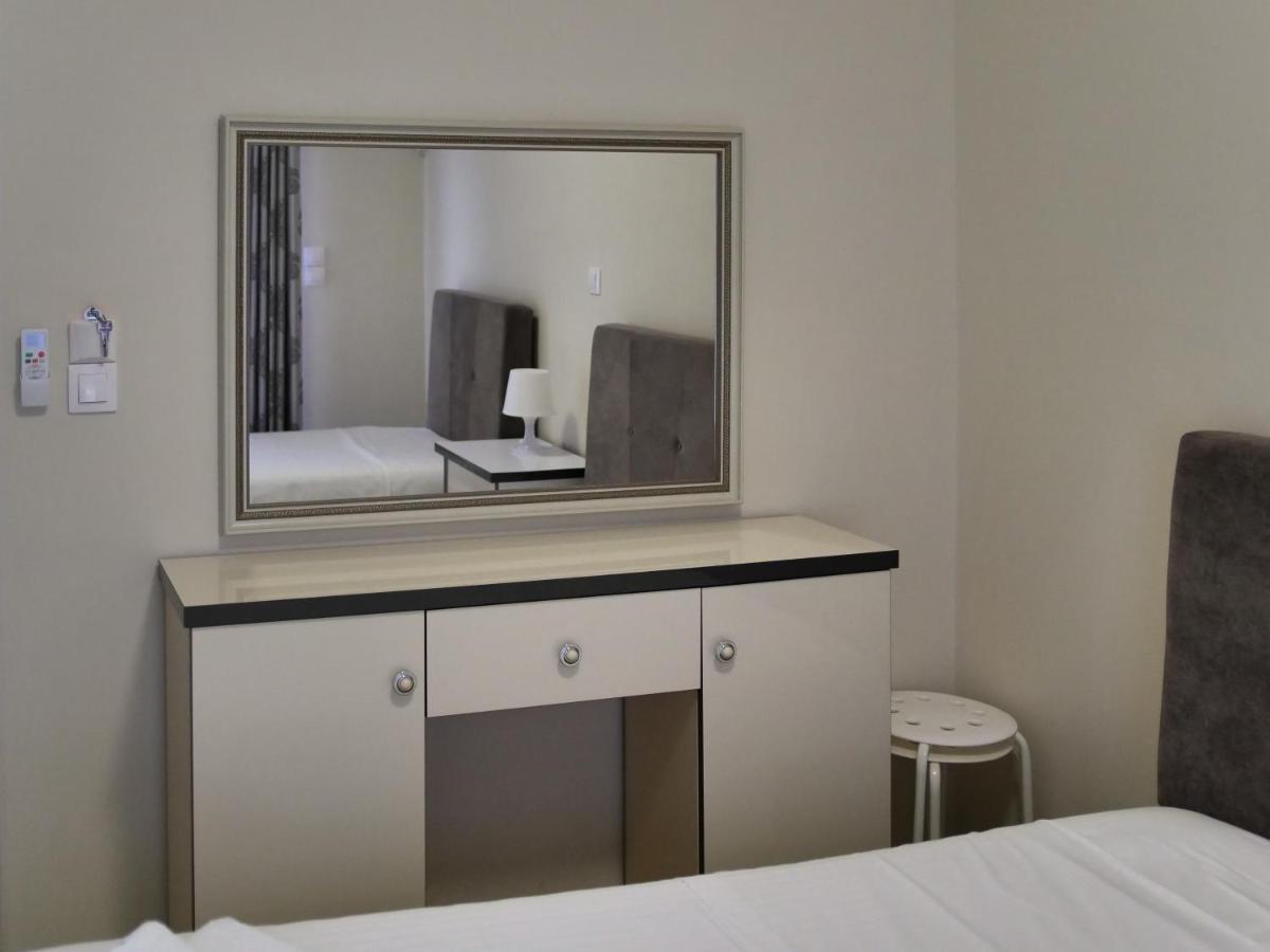 Himara Royal Hotel Eksteriør billede
