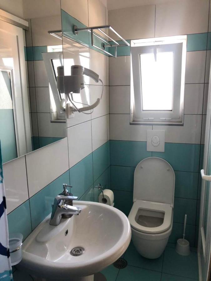 Himara Royal Hotel Eksteriør billede